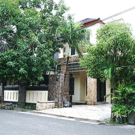 Green Surabaya Homey Екстериор снимка