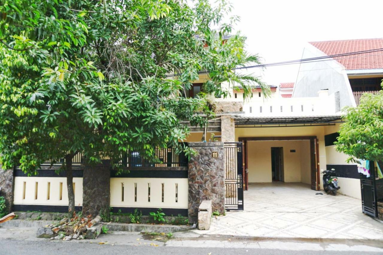 Green Surabaya Homey Екстериор снимка