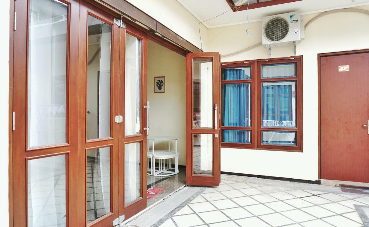 Green Surabaya Homey Екстериор снимка
